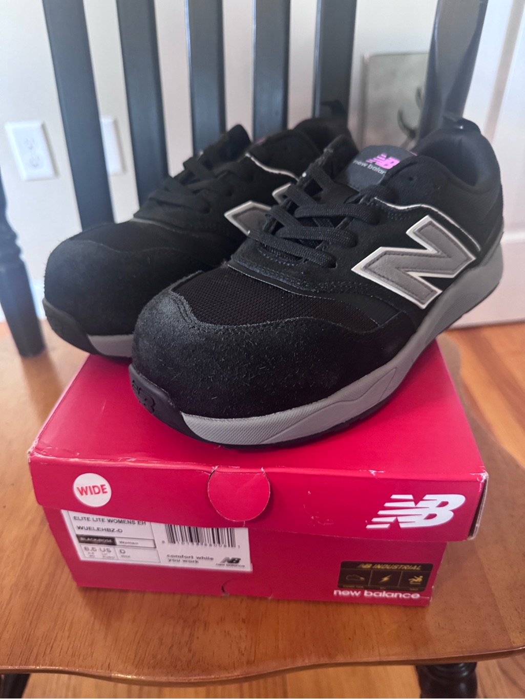 New Balance Women’s Elite Lite Composite Toe Nib Size 8.5 W Wide